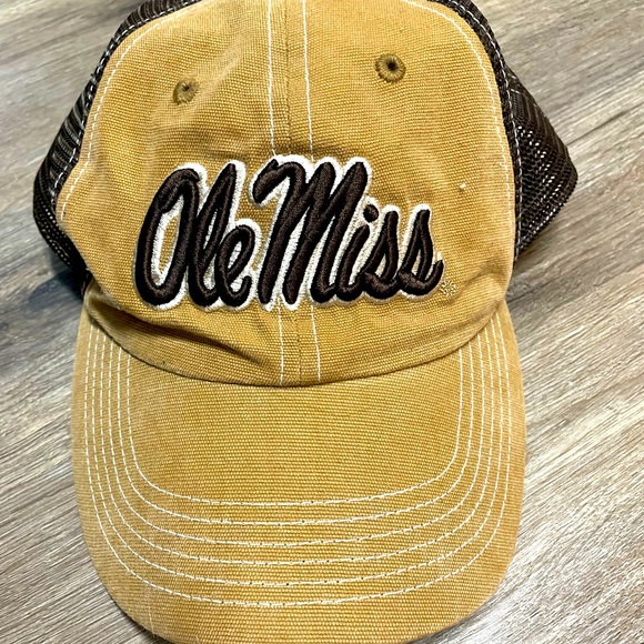 Hat - Picture 1 of 2